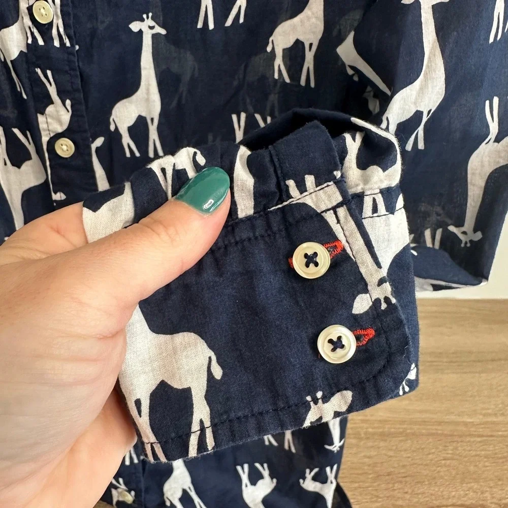 Talbots 100% Cotton Giraffe Print Button Down Shirt Women's XS Blue White Safari